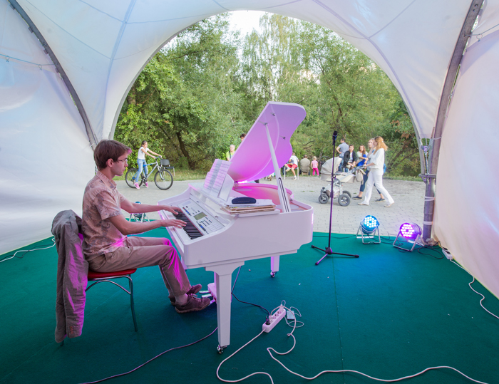 КЛОУН, КОТОРЫЙ ЖИВЕТ В БОЛЬНИЦЕ